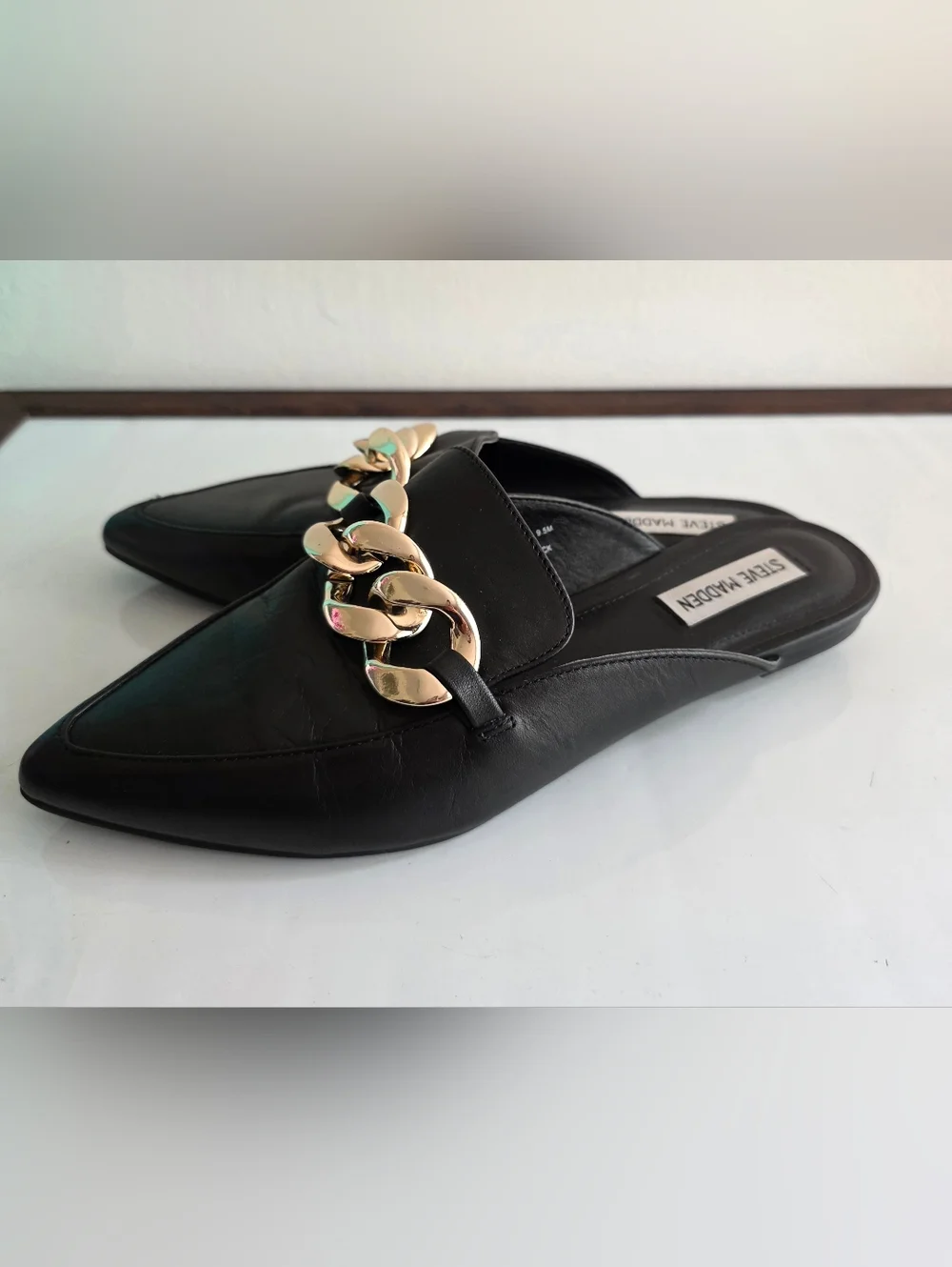 Steve Madden Black Leather Mule with Gold Chain Accent. - Picture 2 of 8